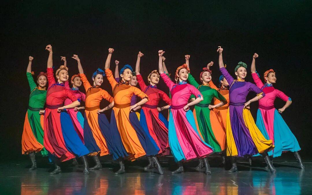 我區(qū)文藝創(chuàng)作領(lǐng)域喜訊頻傳，碩果累累展時代新貌